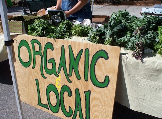 Organic and Local Farmer's Market in Naples